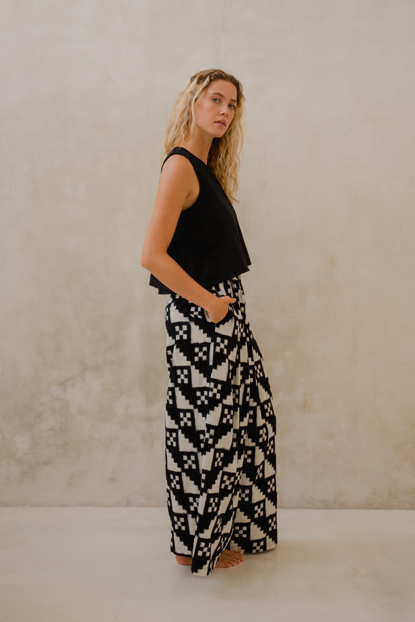 #94 Pleat Wide Leg Pants