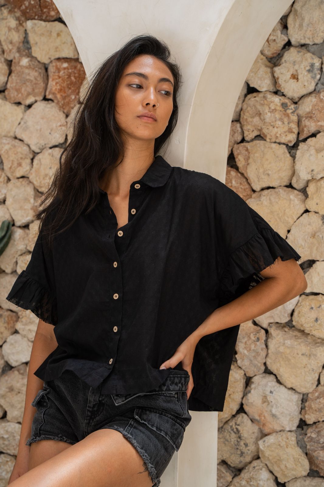 # 2A Ruffle Oversized Shirt